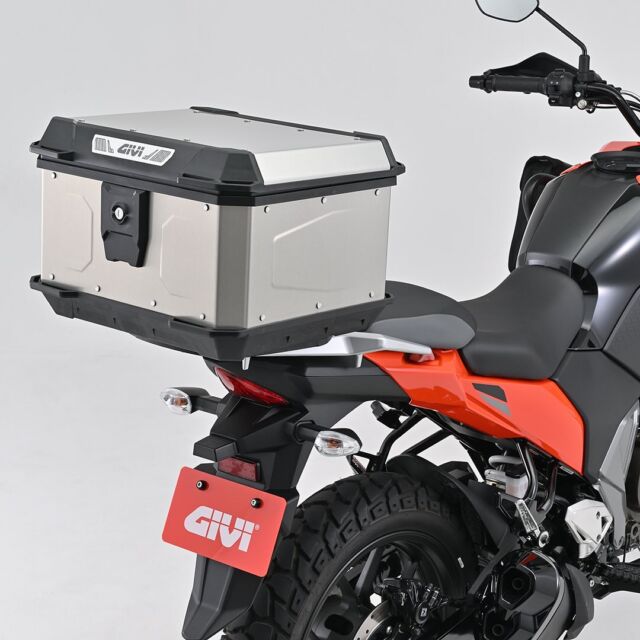【新商品】
モノロックタイプでありながらアルミ製のケース、MATTERHORN（マッターホルン）シリーズに、NEWカラー登場！

4つのベルトループで高い拡張性のハードケース。蓋を閉めるだけでロックが可能です。ベースからの取り外しはボックスの中でのみ操作が可能で高い防犯性を備えています。

フラットなケース上面と4か所のベルトループでシートバッグなどが装着可能。モノロック用のWIDE汎用ベースが付属しています。

画像の39Lのほか、コンパクトな29Lタイプもございます。また、同タイプのブラックラインもございます。

◆GIVI　MTN39A
デイトナ商品番号：60908
https://www.daytona.co.jp/products/detail/60908/
◆GIVI　MTN29A
デイトナ商品番号：60922
https://www.daytona.co.jp/products/detail/60922/
※デイトナ公式サイトで商品をご覧いただくときは、このアカウトのプロフィールから公式サイトへ飛んで該当品番を検索するとご確認いただけます。

#givi
#givimtn39 
#givimtn29 
#デイトナJP
#株式会社デイトナ
#daytonajp
#motorcyclelife
#motorcyclelove
#motorcycletouring
#カスタムバイク
#バイクカスタム
#バイクツーリング
#バイク乗り
#バイク乗りと繋がりたい
#バイク好きな人と繋がりたい
#バイク好きと繋がりたい
#バイク好き
#バイクライフ
#バイクのある生活